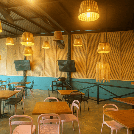 Muro Herringbone Breeze alt="Panel acústico-decorativo en madera de pino colocado en espiga continua"